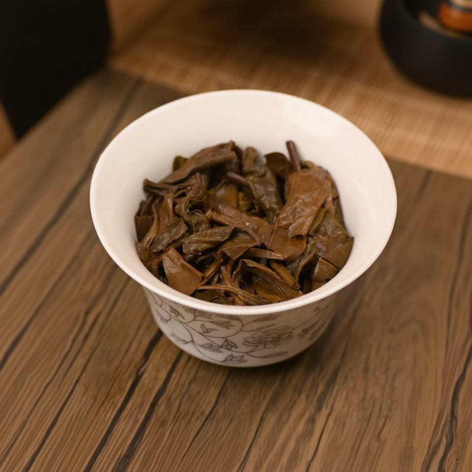 1999 Tong Xing Hao Golden Bud Raw Pu-erh Tea Cake | #125